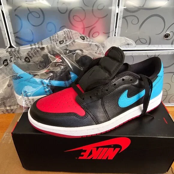 Nike Air Jordan 1 Retro Low OG NC to Chi CZ0775-046 Womens New - Picture 1 of 2